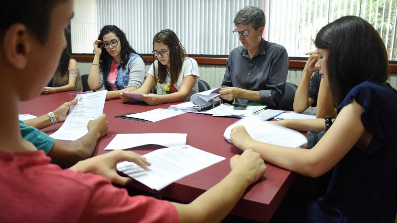 Parlamento Jovem debate melhorias na estrutura dos colégios